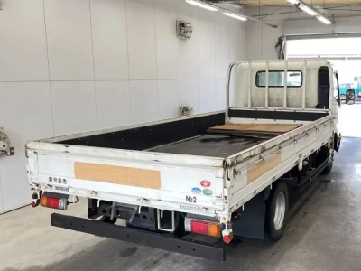 Toyota DYNA  с аукциона в Японии