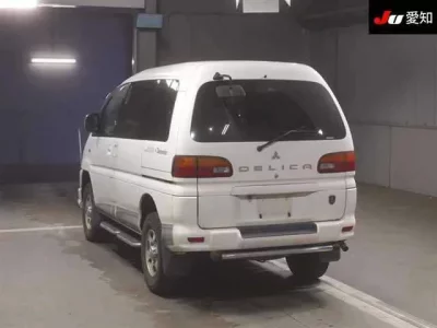 Mitsubishi DELICA  с аукциона в Японии