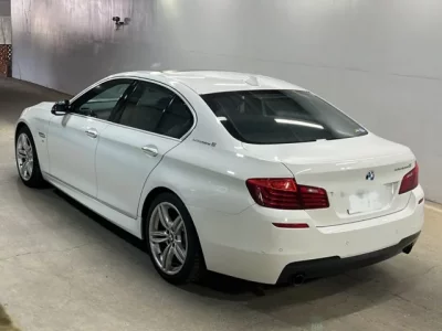 BMW 5-Series  с аукциона в Японии