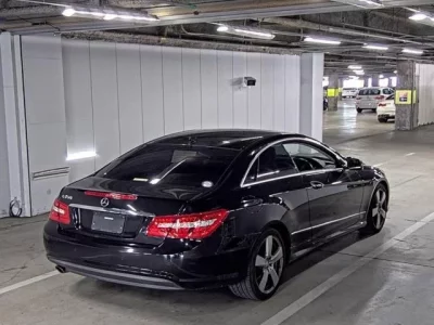 Mercedes-Benz E CLASS  с аукциона в Японии