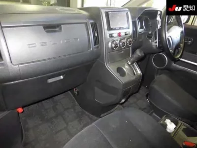 Mitsubishi DELICA D5  с аукциона в Японии