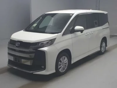 Toyota NOAH  с аукциона в Японии