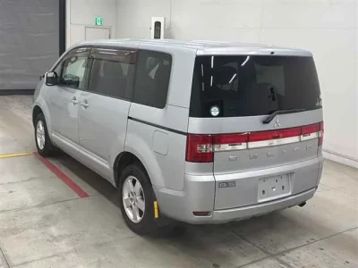 Mitsubishi DELICA D5