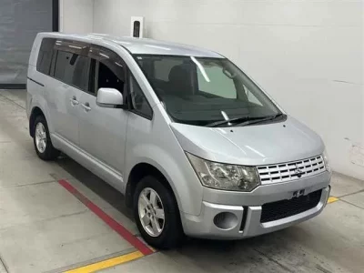Mitsubishi DELICA D5