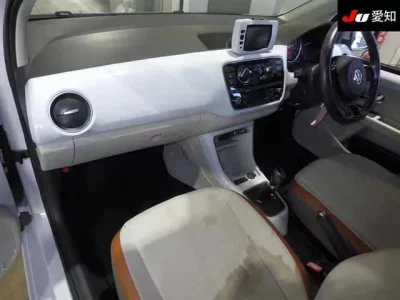 Volkswagen UP  с аукциона в Японии