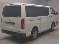 Toyota HIACE VAN лот № 85015 оценка RA  с аукциона в Японии 1
