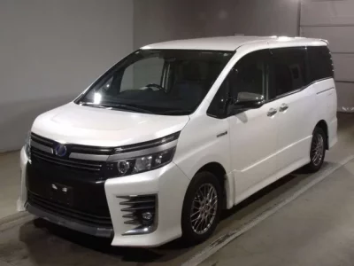 Toyota VOXY  с аукциона в Японии