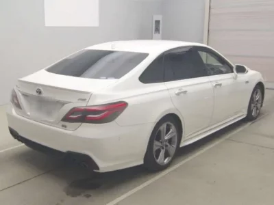 Toyota CROWN  с аукциона в Японии