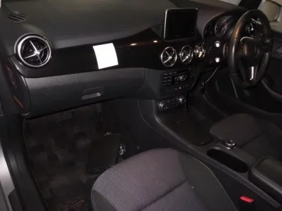 Mercedes-Benz B CLASS