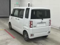 Toyota PIXIS MEGA лот № 50039 оценка 4.5  с аукциона в Японии 1