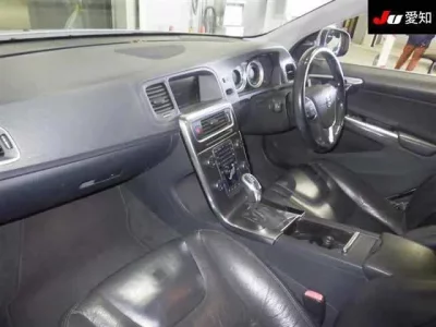 Volvo V60  с аукциона в Японии