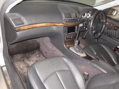 Mercedes-Benz E CLASS  с аукциона в Японии