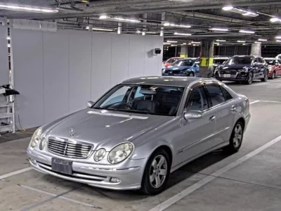 Mercedes-Benz E CLASS  с аукциона в Японии