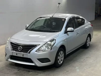 Nissan TIIDA LATIO  с аукциона в Японии