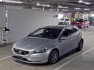 Volvo V40  с аукциона в Японии