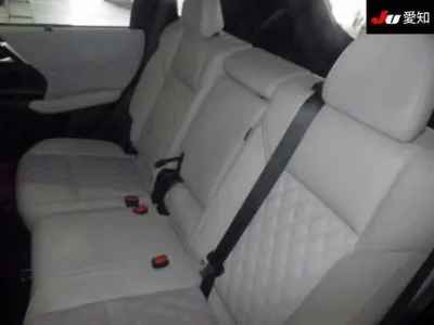 Mitsubishi OUTLANDER PHEV  с аукциона в Японии