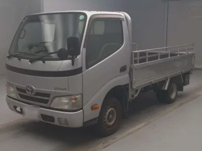 Toyota DYNA  с аукциона в Японии
