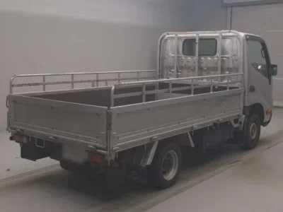 Toyota DYNA  с аукциона в Японии