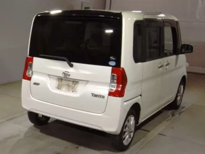 Daihatsu TANTO  с аукциона в Японии