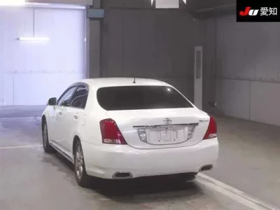 Toyota CROWN  с аукциона в Японии