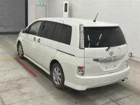 Toyota ISIS лот № 90138 оценка 4  с аукциона в Японии 1