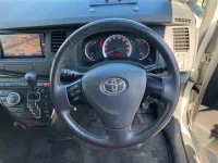 Toyota ISIS лот № 90138 оценка 4  с аукциона в Японии 6