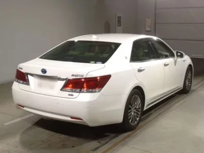 Toyota CROWN  с аукциона в Японии