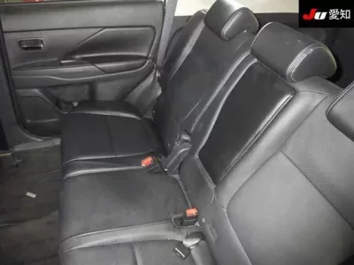 Mitsubishi OUTLANDER PHEV