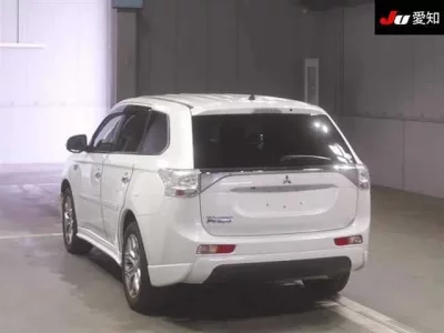 Mitsubishi OUTLANDER PHEV
