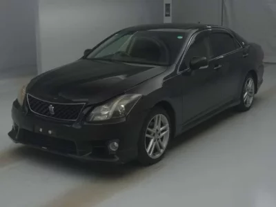 Toyota CROWN  с аукциона в Японии