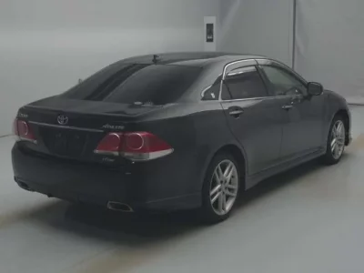 Toyota CROWN  с аукциона в Японии