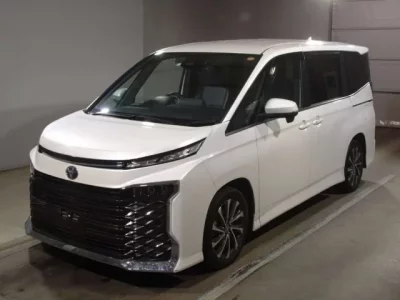 Toyota VOXY  с аукциона в Японии