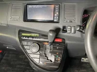 Toyota ISIS лот № 90161 оценка 4  с аукциона в Японии 7