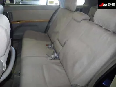 Toyota ISIS  с аукциона в Японии