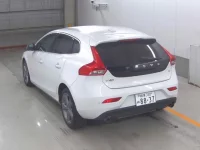 Volvo V40 лот № 4015 оценка 4  с аукциона в Японии 1