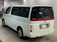 Nissan ELGRAND лот № 2220 оценка 3.5  с аукциона в Японии 1