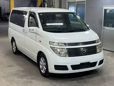 Nissan ELGRAND  с аукциона в Японии