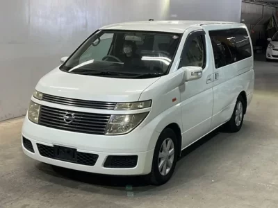 Nissan ELGRAND  с аукциона в Японии