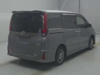 Toyota NOAH лот № 72052 оценка R  с аукциона в Японии 1