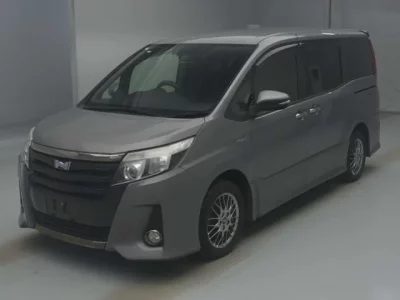 Toyota NOAH  с аукциона в Японии