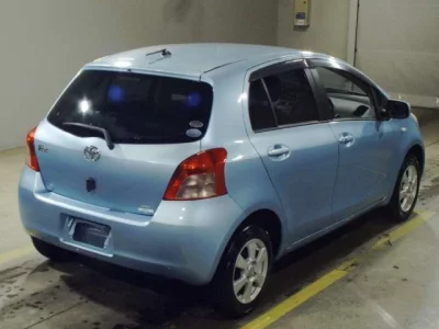 Toyota VITZ  с аукциона в Японии