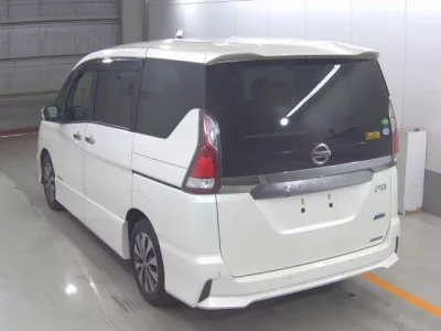 Nissan SERENA  с аукциона в Японии