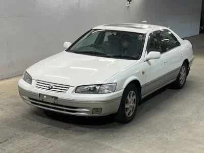 Toyota CAMRY  с аукциона в Японии