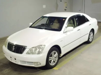 Toyota CROWN  с аукциона в Японии