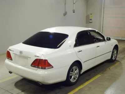 Toyota CROWN  с аукциона в Японии