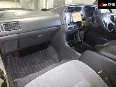 Toyota HIACE  с аукциона в Японии