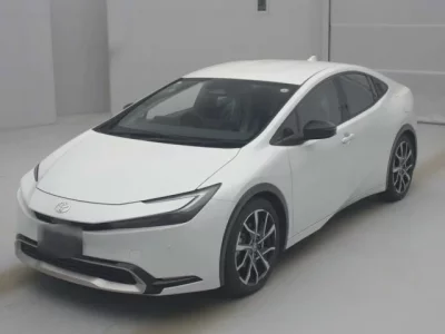 Toyota PRIUS  с аукциона в Японии
