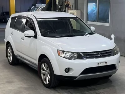 Mitsubishi OUTLANDER  с аукциона в Японии