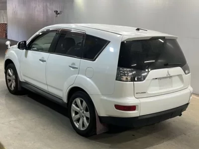 Mitsubishi OUTLANDER  с аукциона в Японии