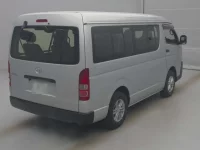 Toyota HIACE лот № 72029 оценка 4  с аукциона в Японии 1